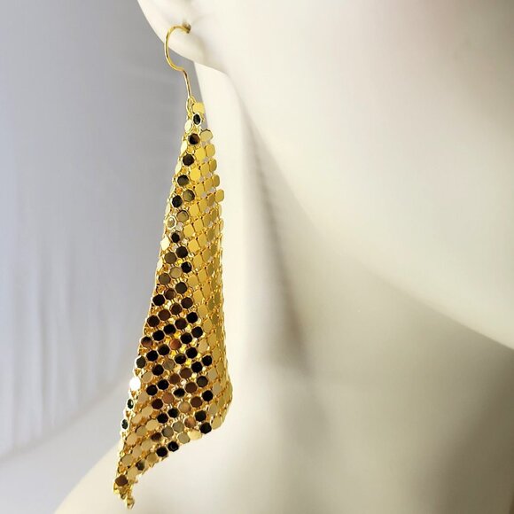 Light Metallic Gold Chain Mail Drop Earrings - Picture 2 of 11